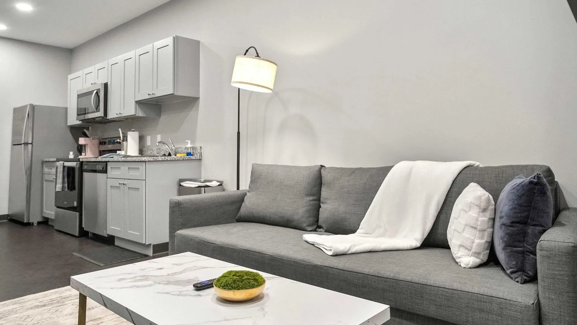 Cozysuites Modern 1Br In Downtown Pitts 8 Pittsburgh Apartment