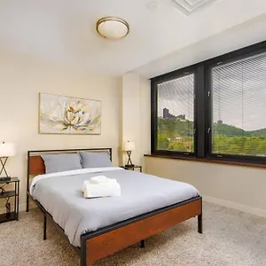  Apartment Sprawling Stadium Views Top Location Best Views 24-7 Gym Lounge Roku